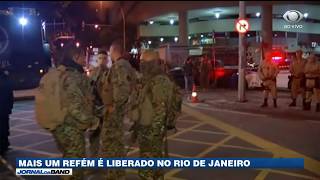 Mais uma refém é liberada de sequestro em bar no RJ