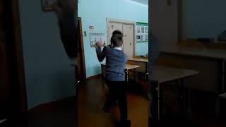 Драка между ними на уроки ? когда учителя не в классе