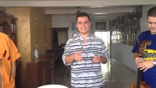 Mariachi nuevo Tecalitlan ..tema no me compares..