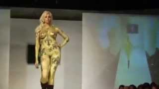 catwalk fashionshow  bodypaint