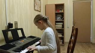 Музичне вітання з наступаючим Новим Роком! Грає на синтезаторі Комарова Єлизавета!