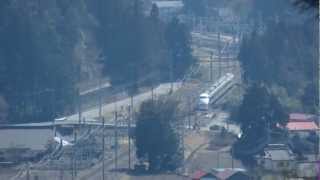 東武日光線[下小代]-[板荷]山頂からの俯瞰・築堤を走る列車