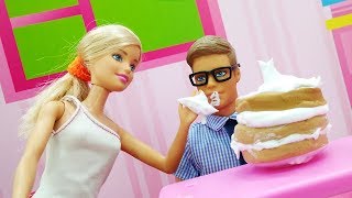 Кулинарный батл: Барби VS Тереза. Игры в куклы