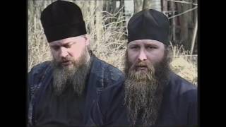 Вот скоро настанет мой праздник... Поют священники, и среди них - батюшка Алексий Грачёв.