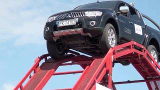 Mitsubishi L200 Double Cab na rampie
