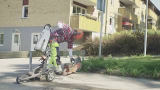 Работа и резка бензорезом Husqvarna, видео инструкция , тележка для бензореза с направляющей реза.