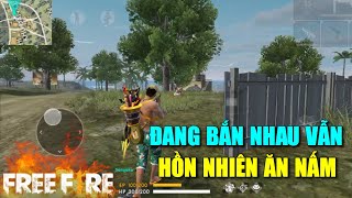 Free Fire | Đang Bắn Nhau Căng Thẳng Cô Gái Vẫn Hồn Nhiên Ăn Nấm | Lão Gió