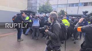 Spain: Police scuffle with Antifa protesters defending Spanish language at Catalan university