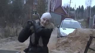 Учусь колоть дрова!