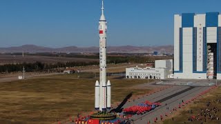 Shenzhou-17 transported to the launch pad