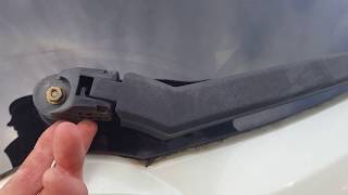 How to remove the rear wiper arm on a Nissan Murano