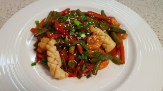 Диетический стир-фрай с морепродуктами.