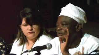 Tònáse  (Aquellos que Reparan el Camino) junto al Babalawo Solagbade Popoola
