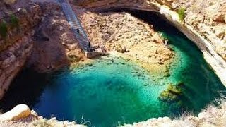 The world's most stunning sinkhole in Oman |Gulf RoundUp 15 April 2016