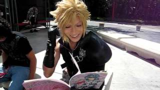 Kaname at Anime Expo reading Doujinshi