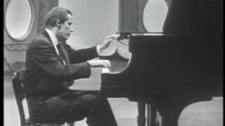 Glenn Gould - Beethoven, Sonata No 31 Op. 110 - III (1/2)