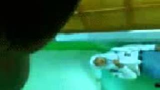 jilbab bergoyang