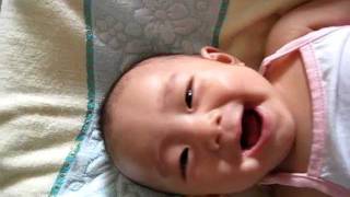 Bé 3,5 tháng tuổi nói PaPa