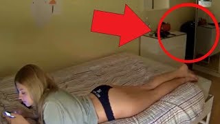 Odasındaki Bu Şeyden Habersiz Telefonla Oynuyordu... (Kameralarda)