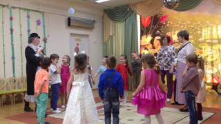 Шапокляк на празднике 8 марта в старшей группе