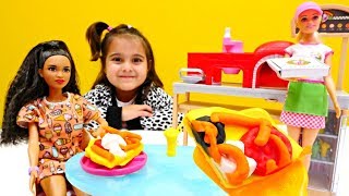 Игры для девочек. Барби готовит пирог. Мультики с куклами
