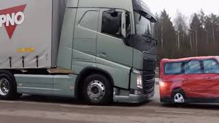 Автоматическая система экстренного торможения грузовика Вольво