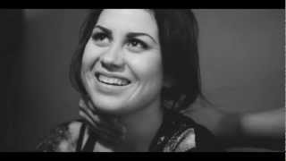 Elina Born - Enough (one-shot)