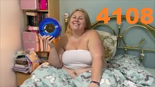 ADELESEXYUK OPENING A OREO TIN SET OF COOKIES