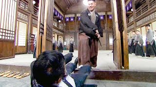 日本武士當眾把老人踩在地上羞辱，被功夫大師狠狠教訓！ ️ 抗日