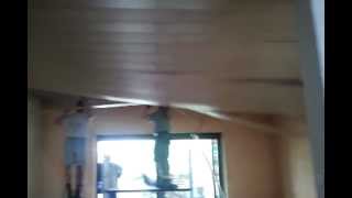 Demontage einer Holzdecke