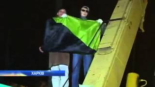 Харьковские студенты пошли на штурм строительства ц...
