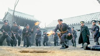 八路軍剛挖完地道，偽軍就來搞破壞，堵著洞口放火燒，幸好八路軍隊長早有對策！ ️ 抗日