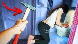 КАК ОТРЕАГИРУЕТ ДЕВУШКА НА РАЗБИТУЮ КОСМЕТИКУ ? ПРАНК УДАЛСЯ