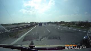 VW T4 1.9 TDI vs. T4 2.5 TDI on Autobahn