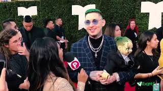 Salvadoreña Karla Bonilla entrevista a Lary Over en los Latin American Music Awards