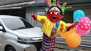 Ondel Ondel KETABRAK MOBIL, supaya di beli balonnya