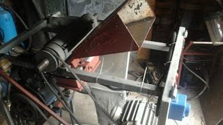 Работа крошилки мелких веток
