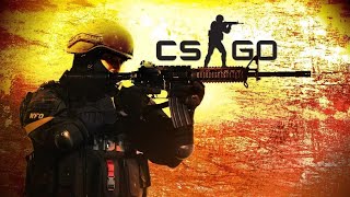 Девочка играет в CS:GO
