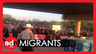 Migrants Mass Under Bridge on US-Mexico Border