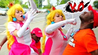 What happens if you PISS OFF a cosplayer at a convention *ACTUAL FOOTAGE*