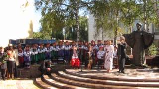 Пам'ятник Раїсі Кириченко у Полтаві