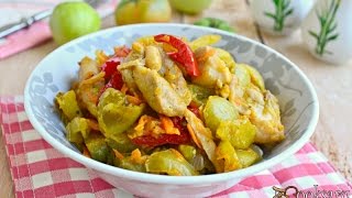 Зеленые помидоры жареные на сковороде с курицей и овощами