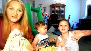 BURGER KING AND SPICY KIMCHI FRIED RICE MUKBANG STARRING BELLA AND NINO WITH CO-HOST HUNGRY MAMA MI