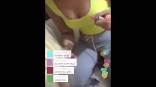 Periscope Canlı Yayında İki Kadın Birbirini Tatmin Ediyor