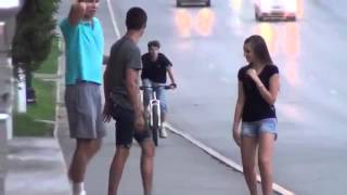 Розыгрыши над людьми Подавился Man Choked Pran