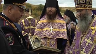 Кража двух ценных икон из Свято-Троицкого Каменно-Бродского мужского монастыря (оперативная съемка).