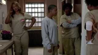 Orange is the New Black S02E04 Poussey and Taystee Pee Hole