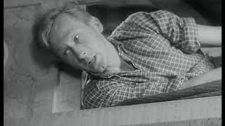 På jakt efter Fladensill(1948)

Fiskebåten Elfsborg lämnar fiskeläget vi Bohusläns kust. Efter ett o