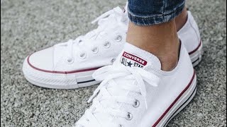 WHITE LOW TOP CONVERSE PAIRED WITH SKINNY JEANS/ON FEET