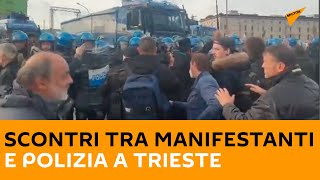 Scontri tra manifestanti e polizia a Trieste